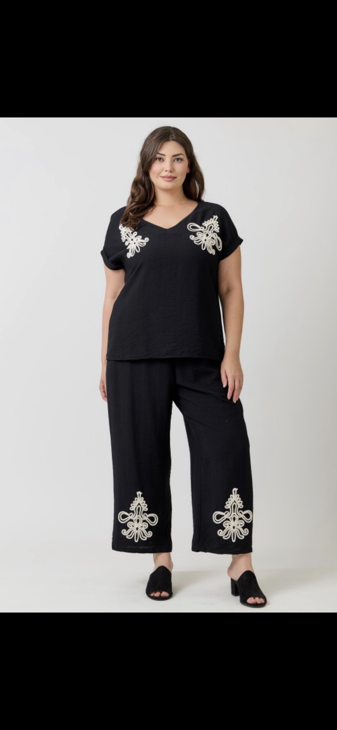 Plus Top & Capri pants