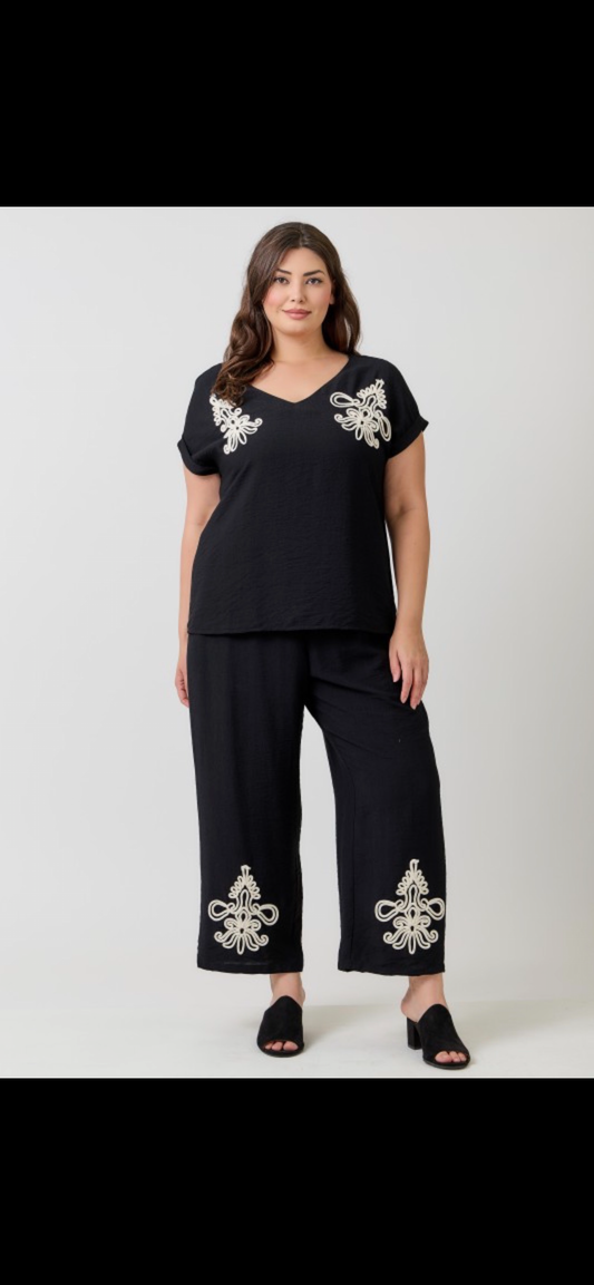 Plus Top & Capri pants